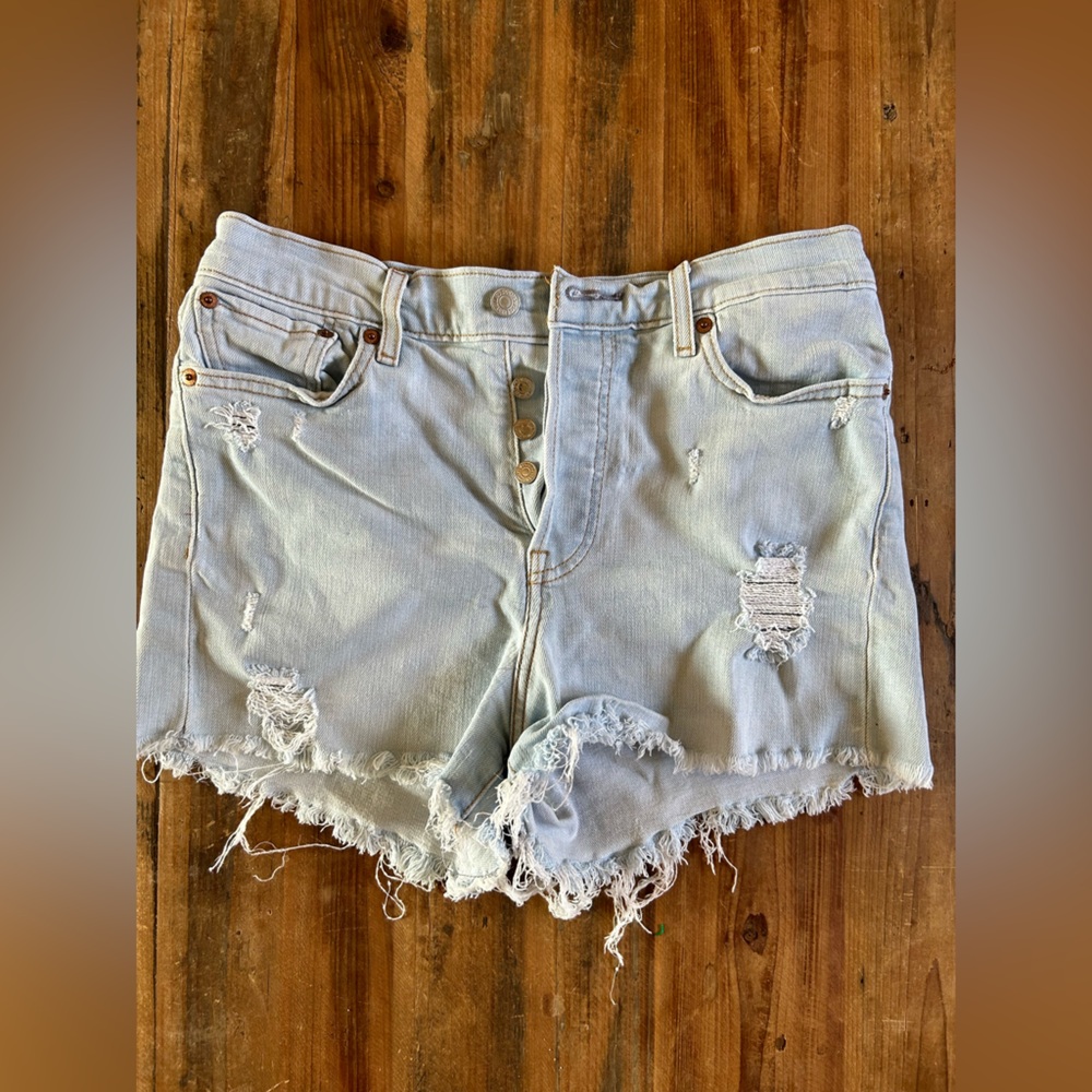 Levi’s Wedgie Jean Shorts